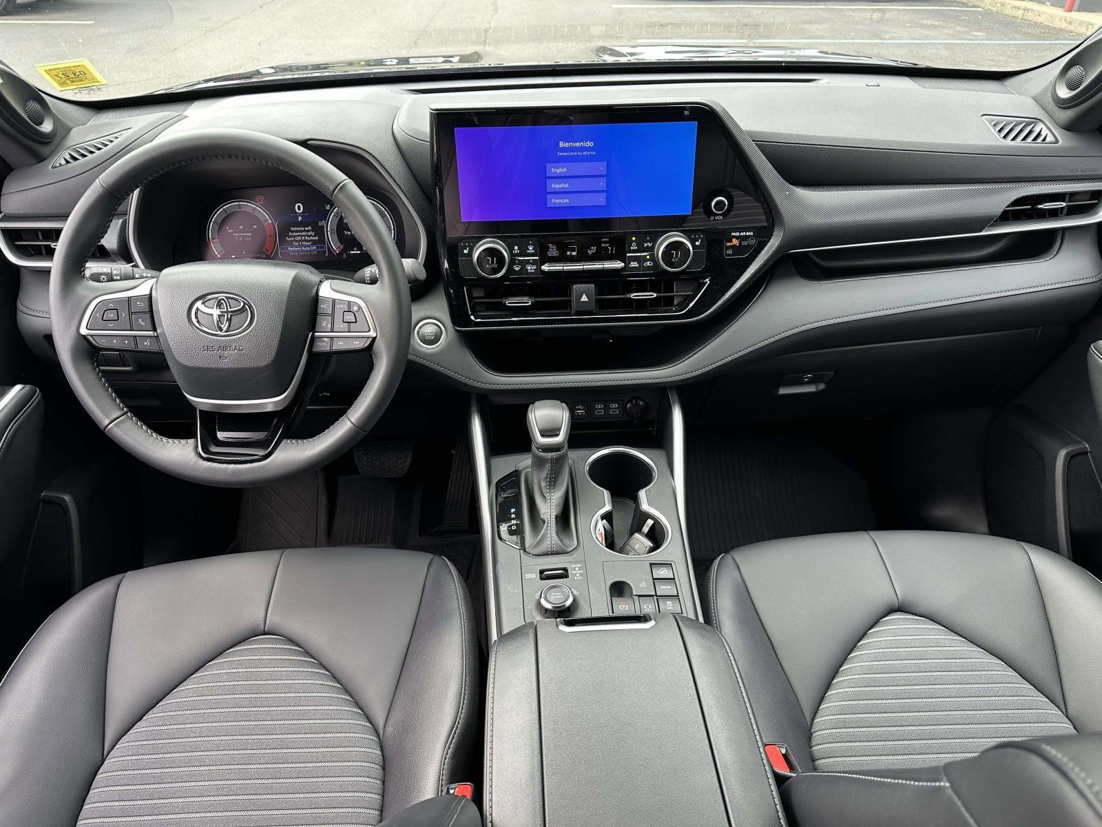 Used 2025 Toyota Highlander XSE image 21
