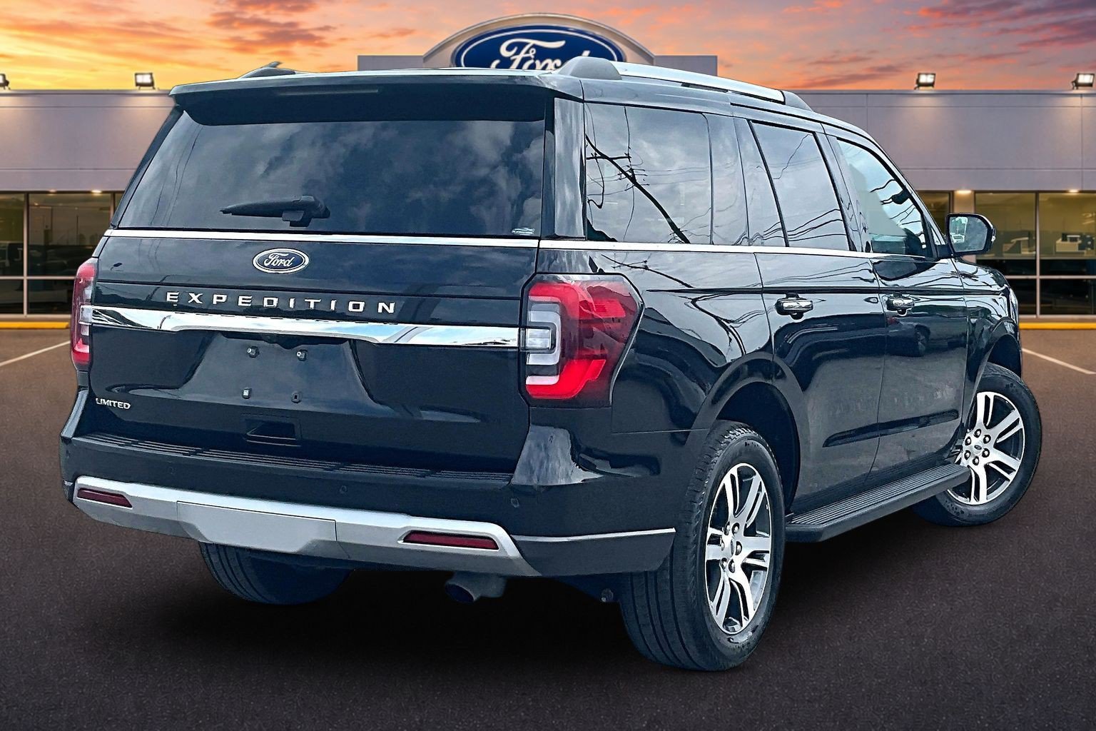 Certified 2024 Ford Expedition Limited AWD/4WD image 13