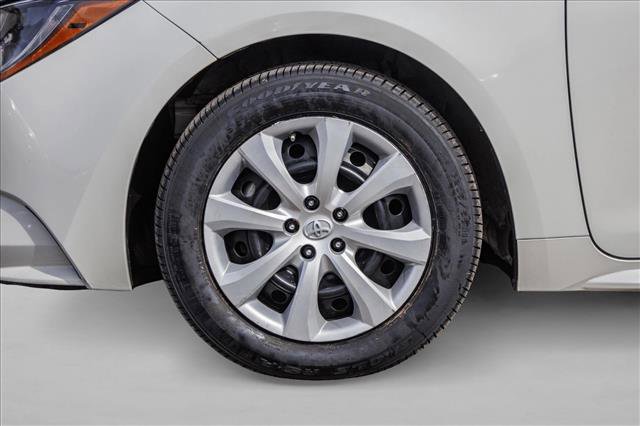 Used 2020 Toyota Corolla LE image 9