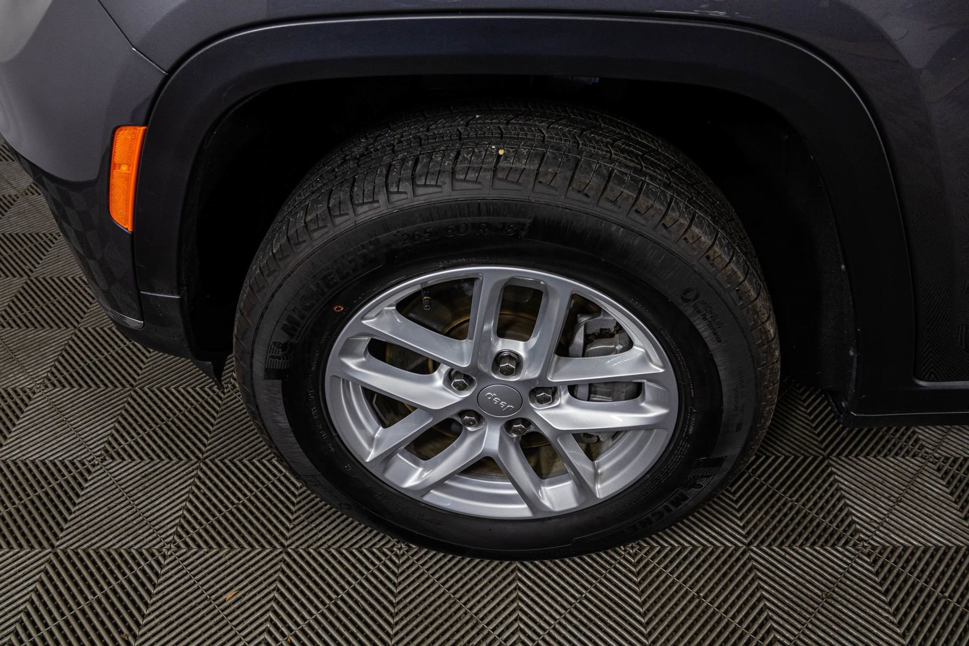 Used 2024 Jeep Grand Cherokee L Laredo w/ Luxury Tech Group I image 49