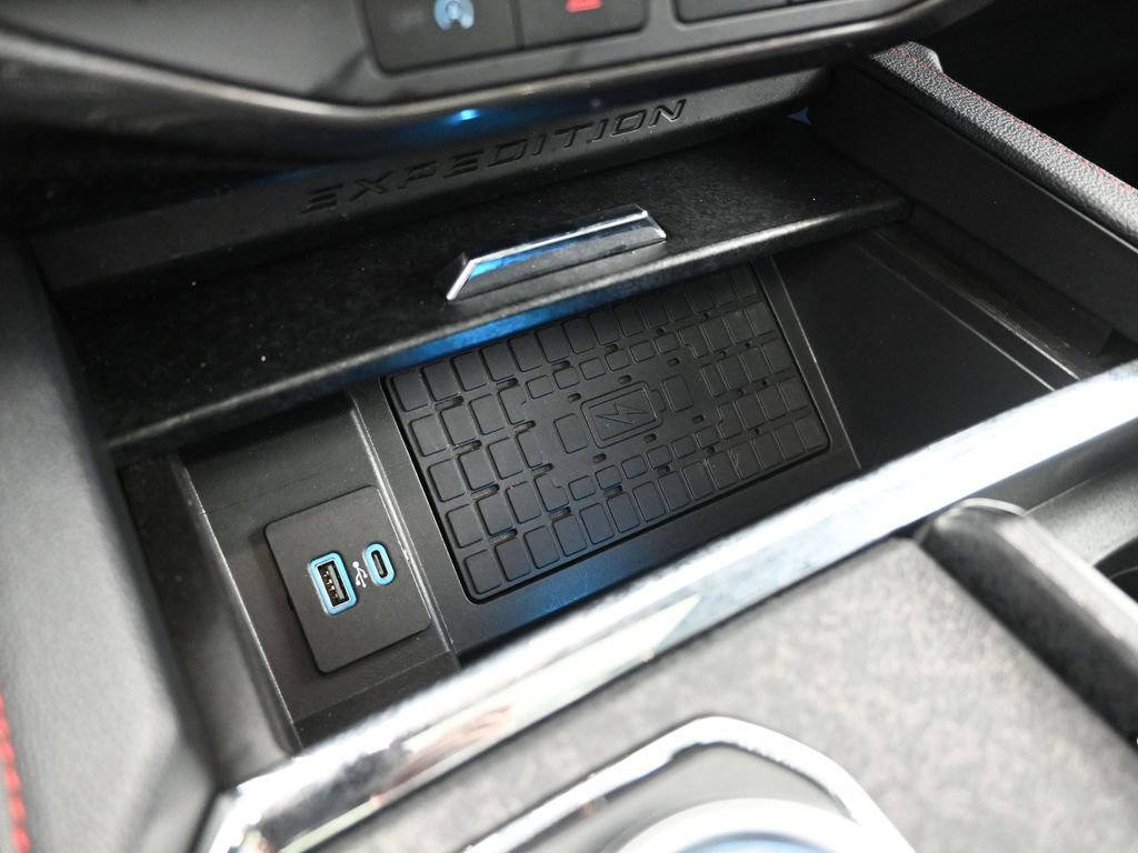 Certified 2023 Ford Expedition Limited image 16