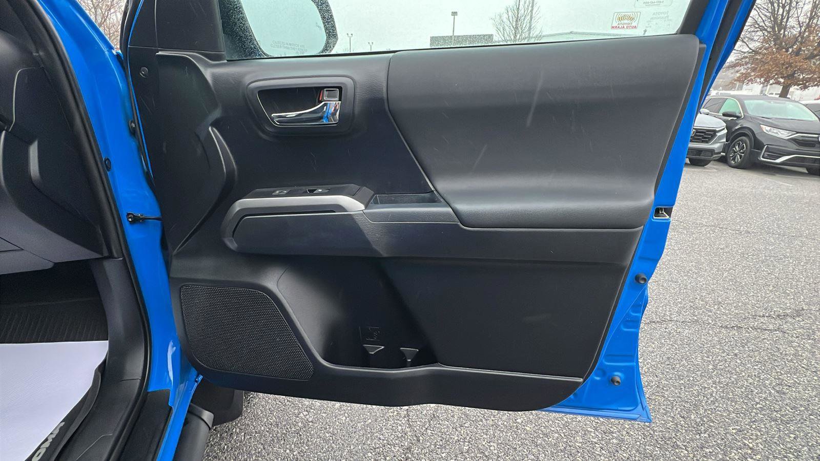 Used 2020 Toyota Tacoma TRD Sport image 12