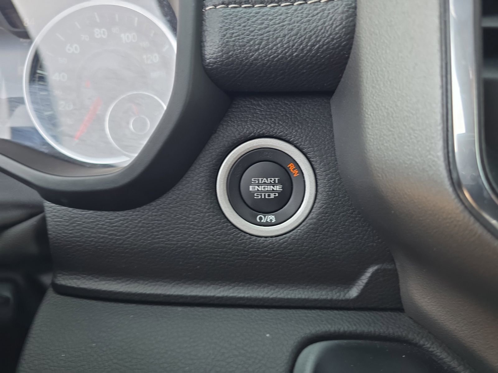 Used 2024 RAM 1500 Laramie image 24