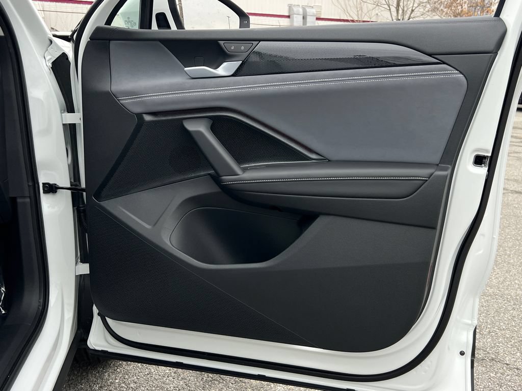 New 2026 Volkswagen Tiguan SE AWD/4WD image 9