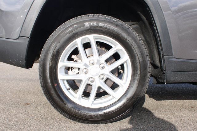 Used 2024 Jeep Grand Cherokee Laredo image 37