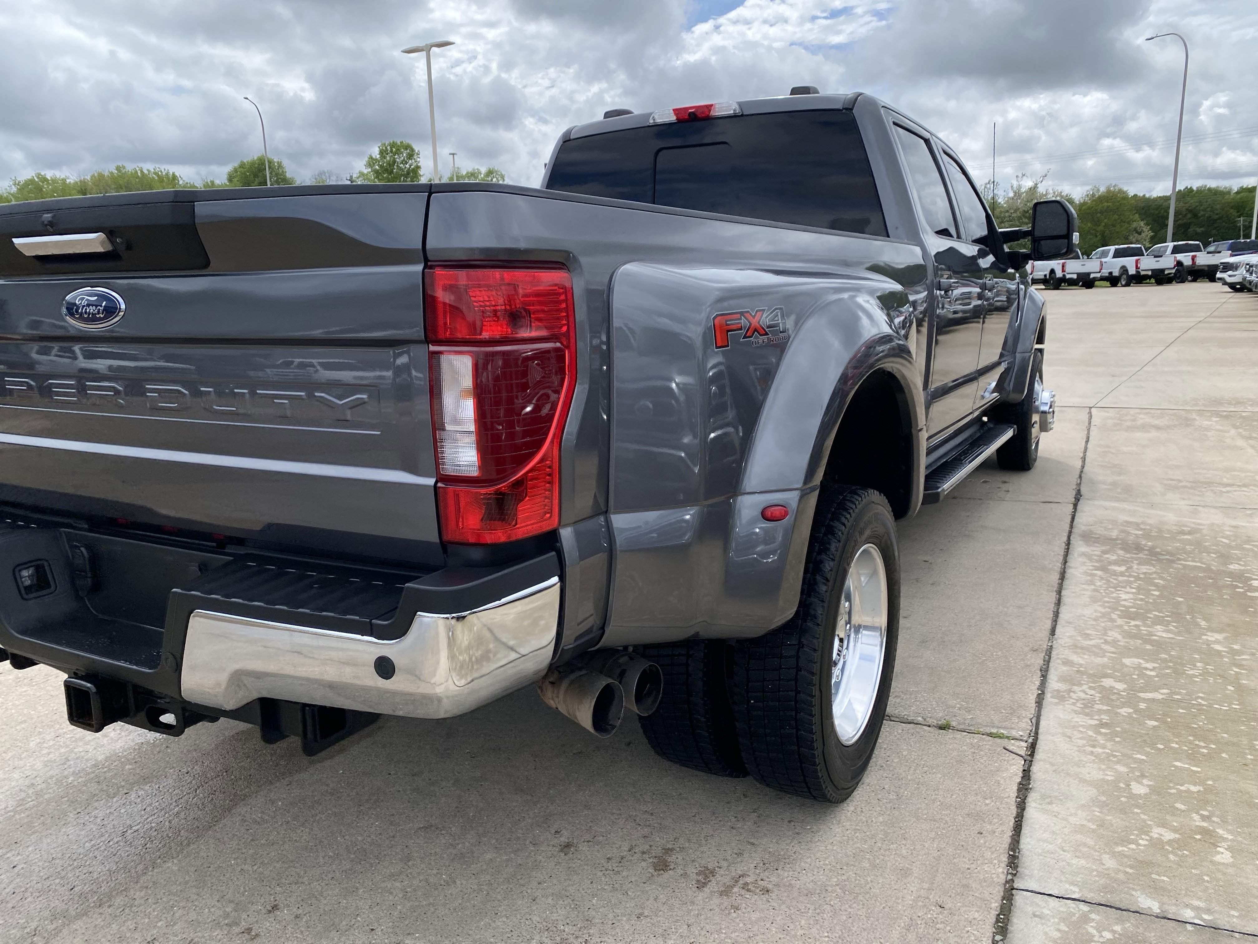 Used 2022 Ford F450 Lariat w/ Lariat Value Package AWD/4WD image 8