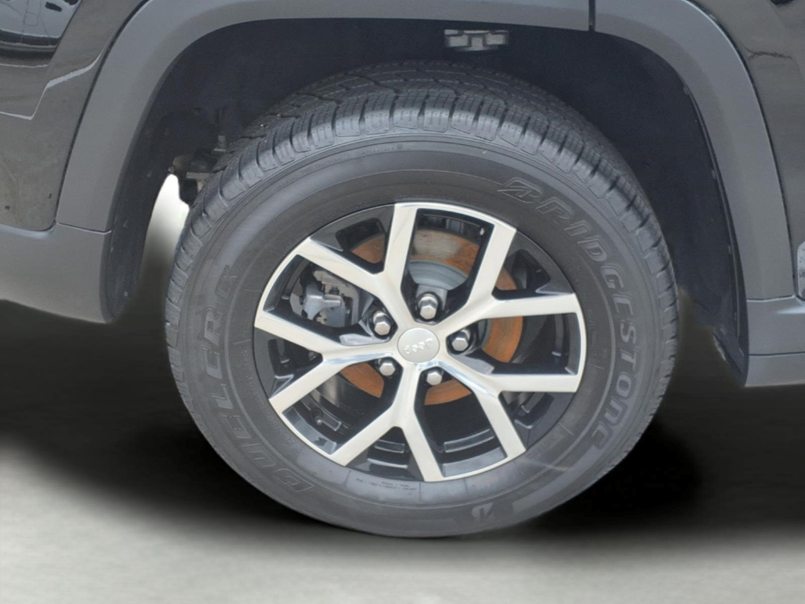 Used 2023 Jeep Grand Cherokee Limited RWD image 9