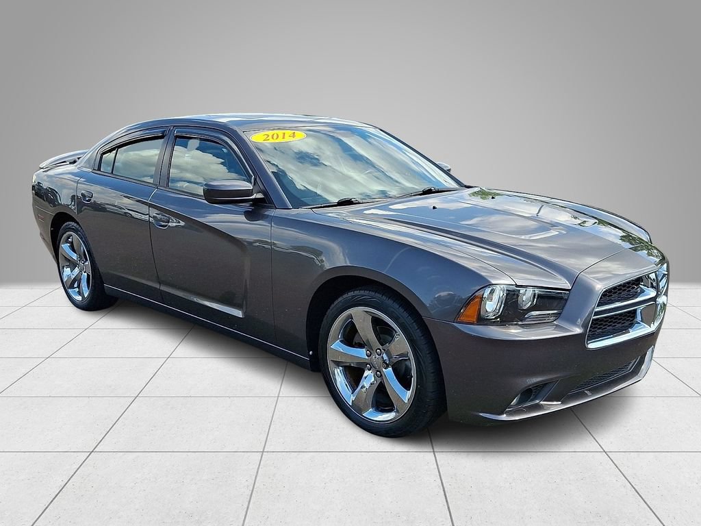 Used 2014 Dodge Charger SXT Plus RWD image 4