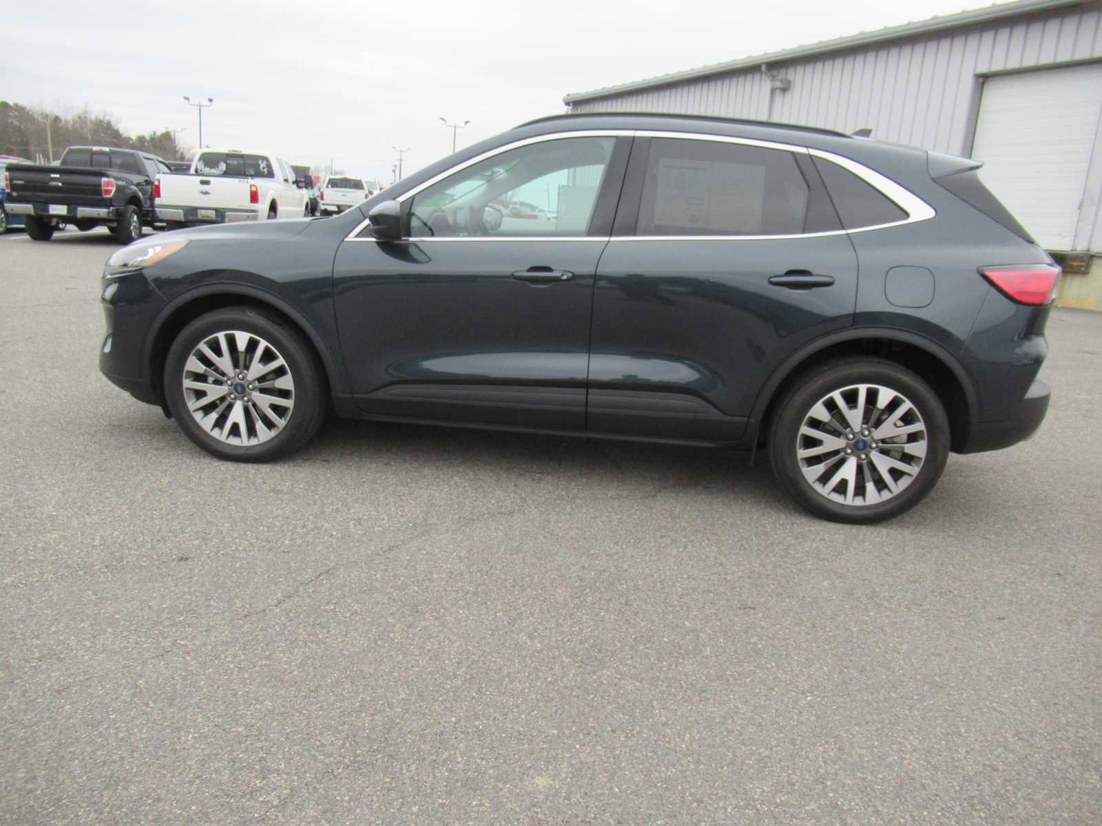 Used 2022 Ford Escape Titanium image 8