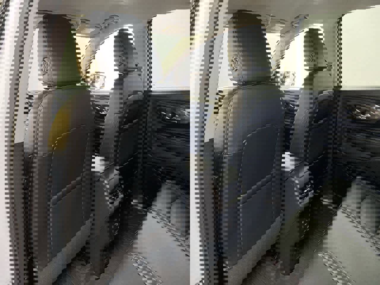 Used 2023 GMC Terrain SLT image 16