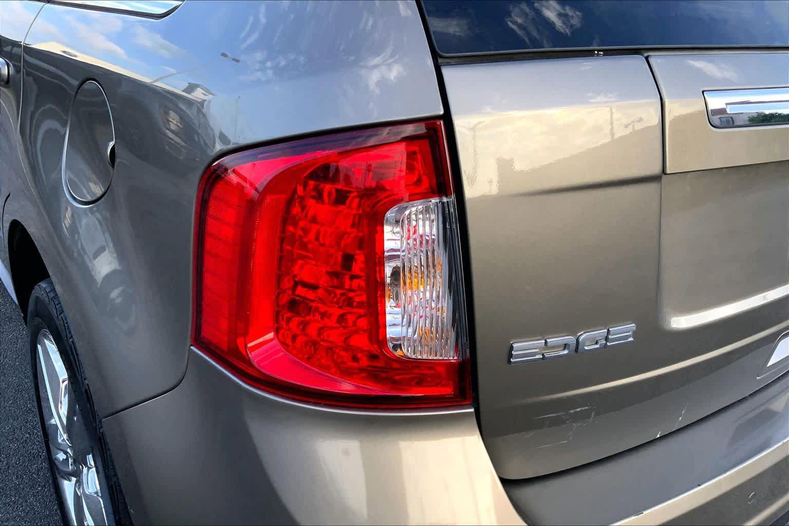 Used 2013 Ford Edge Limited image 26