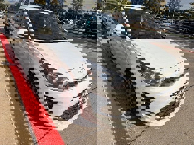 Used 2023 Kia Rio S image 2