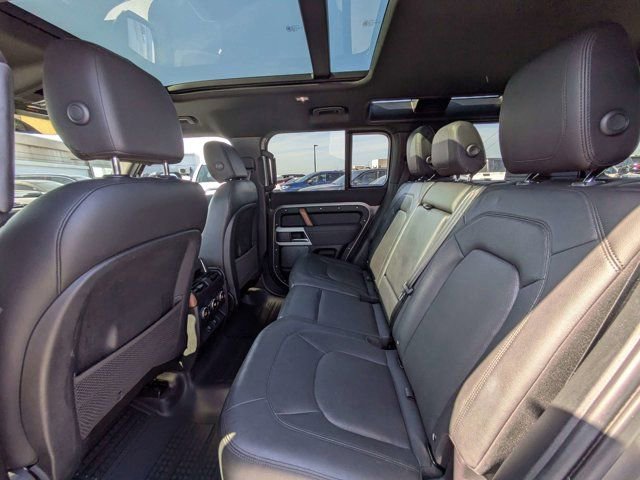 Used 2023 Land Rover Defender 110 SE image 14