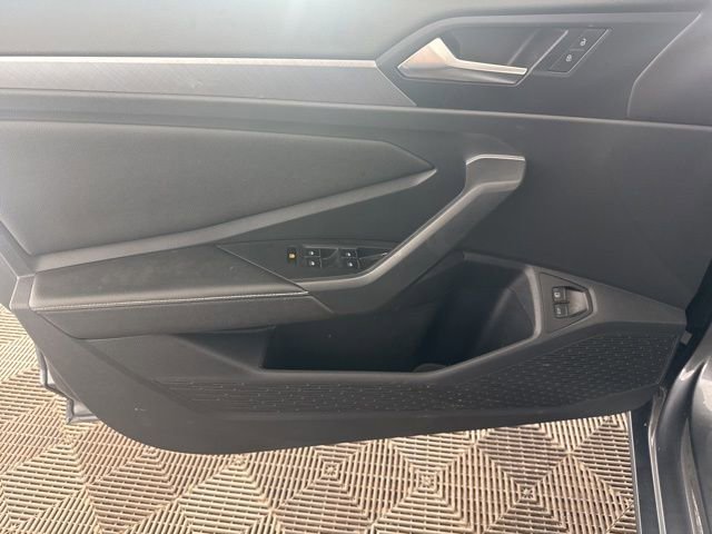 Used 2024 Volkswagen Jetta SE image 19
