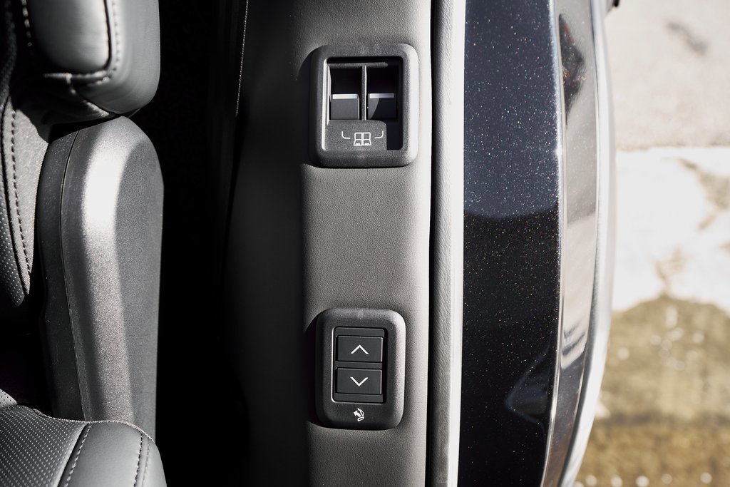 Used 2025 Land Rover Range Rover Long Wheelbase Autobiography image 49