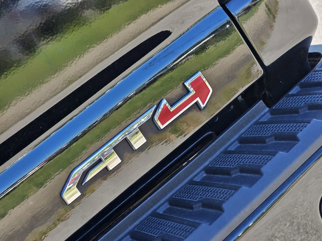 Used 2024 GMC Sierra 2500 AT4 w/ AT4 Premium Plus Package AWD/4WD image 8