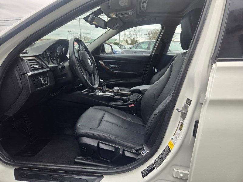 Used 2015 BMW 320i xDrive PREMIUM/WINTER image 9