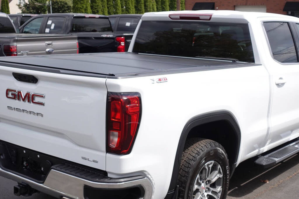 Used 2023 GMC Sierra 1500 SLE w/ X31 Off-Road Package AWD/4WD image 12
