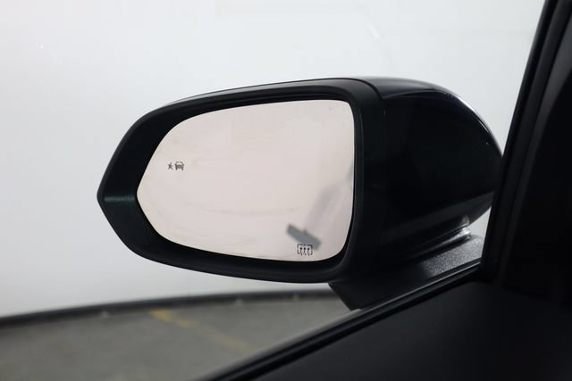 Used 2024 Chevrolet Equinox EV RS FWD image 40