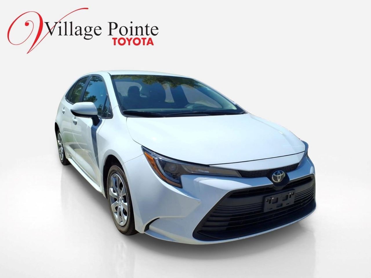 Used 2024 Toyota Corolla LE FWD image 4