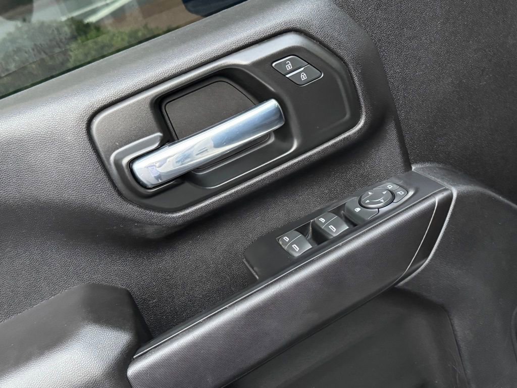 Used 2023 Chevrolet Silverado 2500 Custom w/ Custom Convenience Package image 33