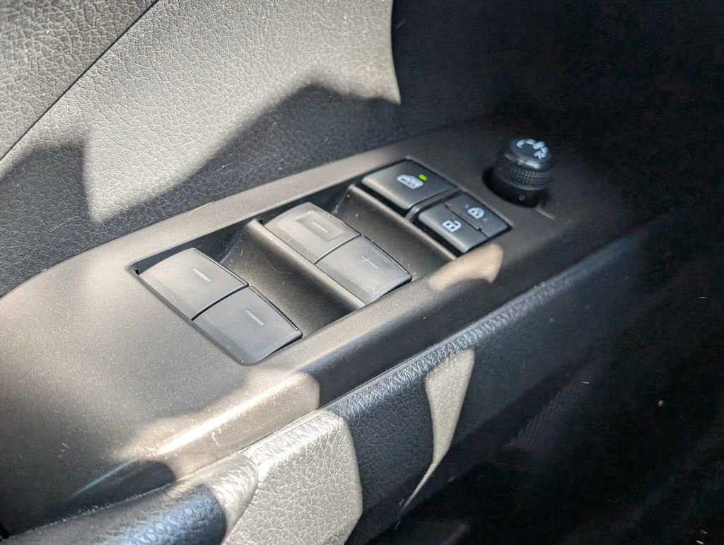 Used 2021 Toyota Camry SE image 18