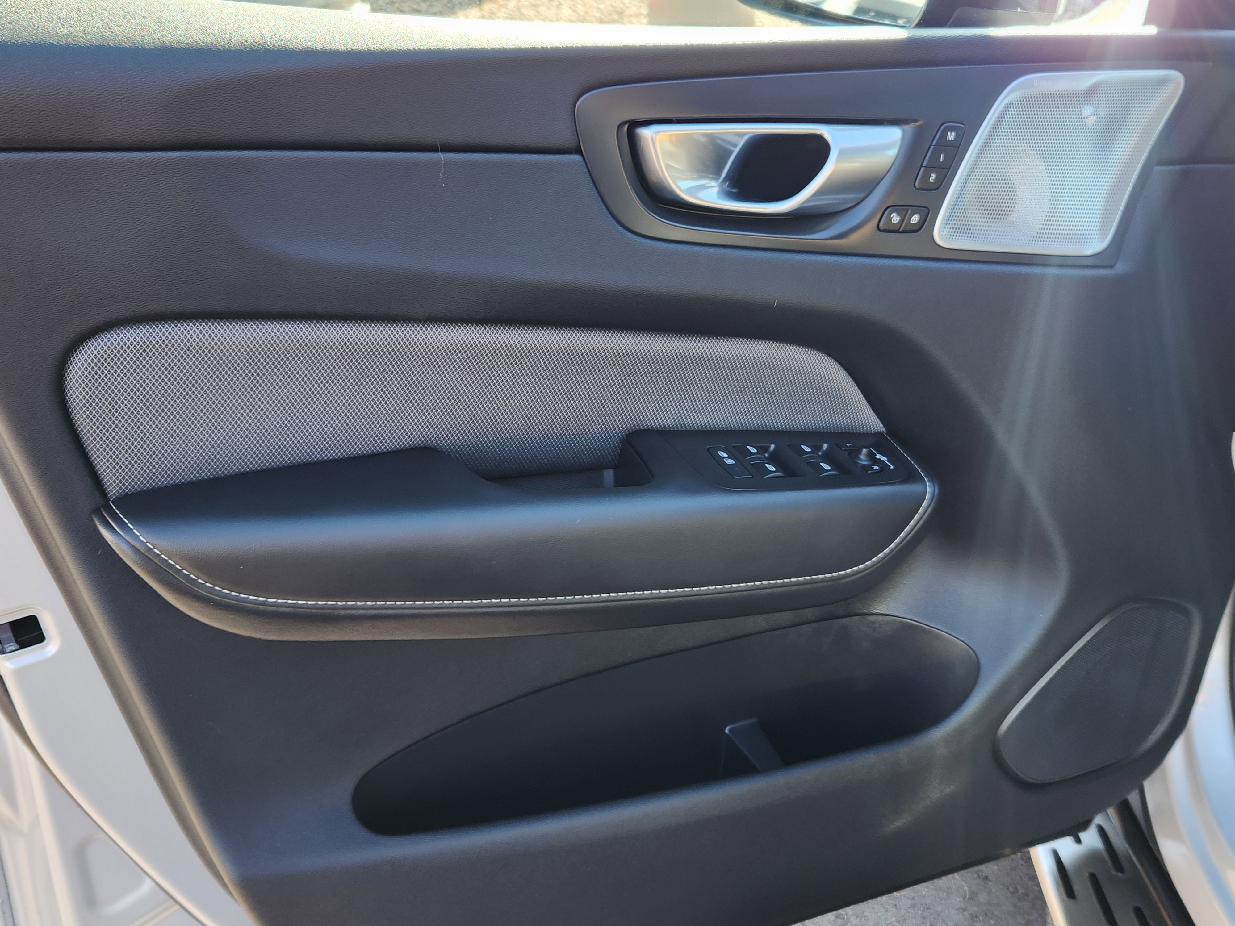 Certified 2025 Volvo XC60 T8 Polestar image 7