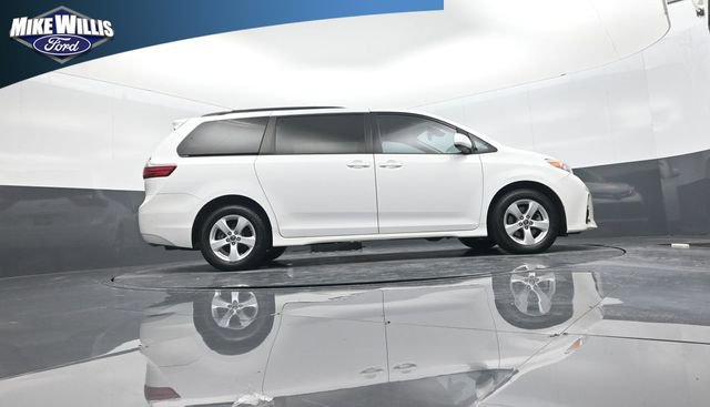 Used 2020 Toyota Sienna LE image 24