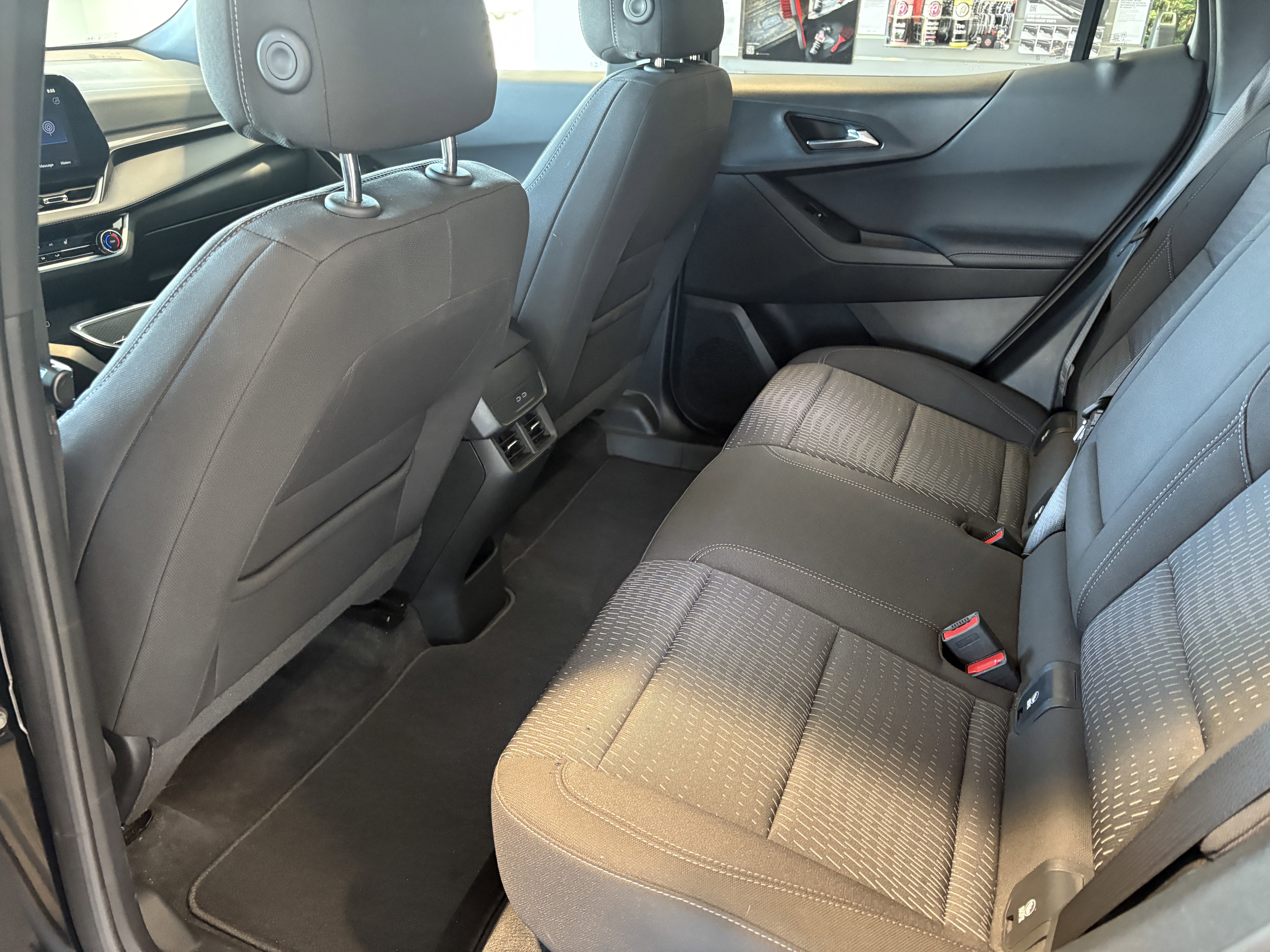 Used 2025 Chevrolet Equinox LT image 17