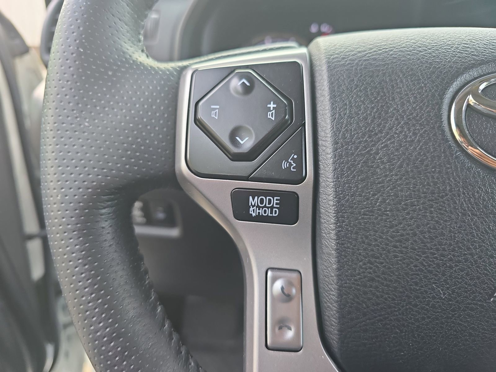 Used 2023 Toyota 4Runner Limited image 22