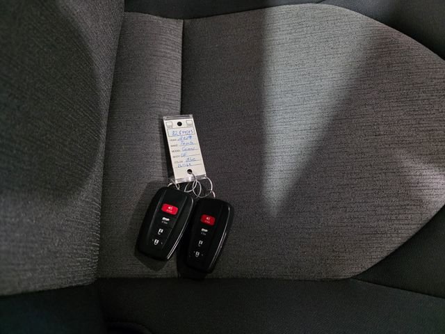 Used 2019 Toyota Camry LE image 9