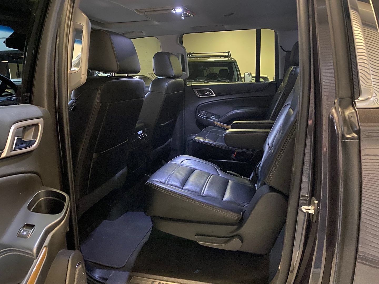 Used 2017 GMC Yukon XL Denali w/ Open Road Package RWD image 25