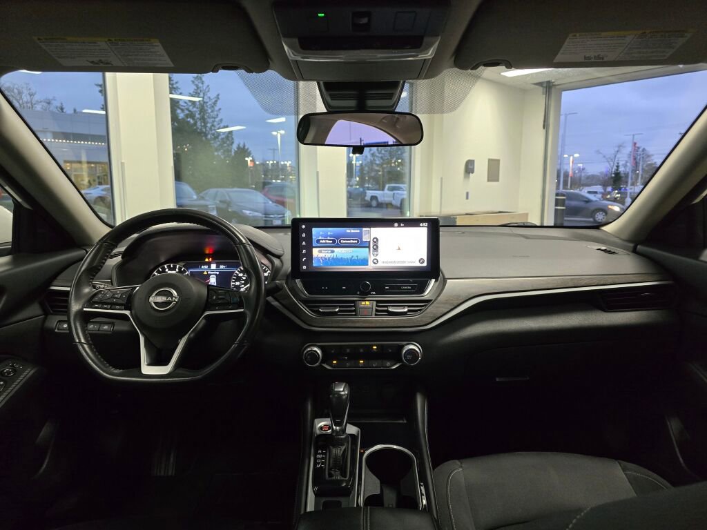 Used 2024 Nissan Altima 2.5 SV w/ SV Premium Package image 25