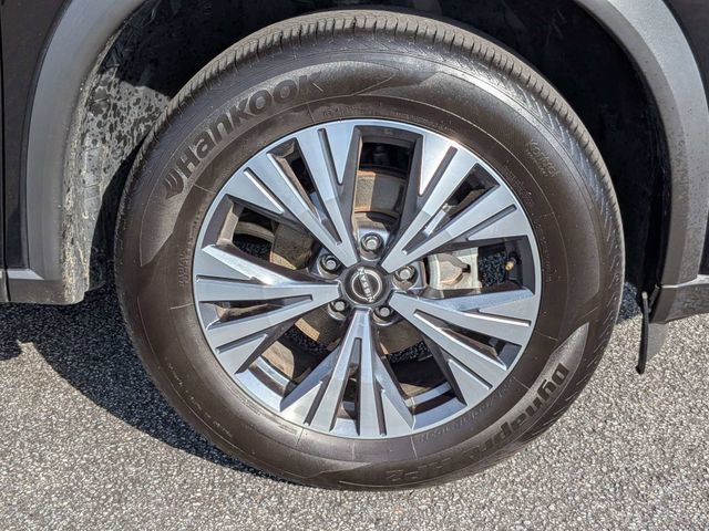 Used 2022 Nissan Rogue SV image 11