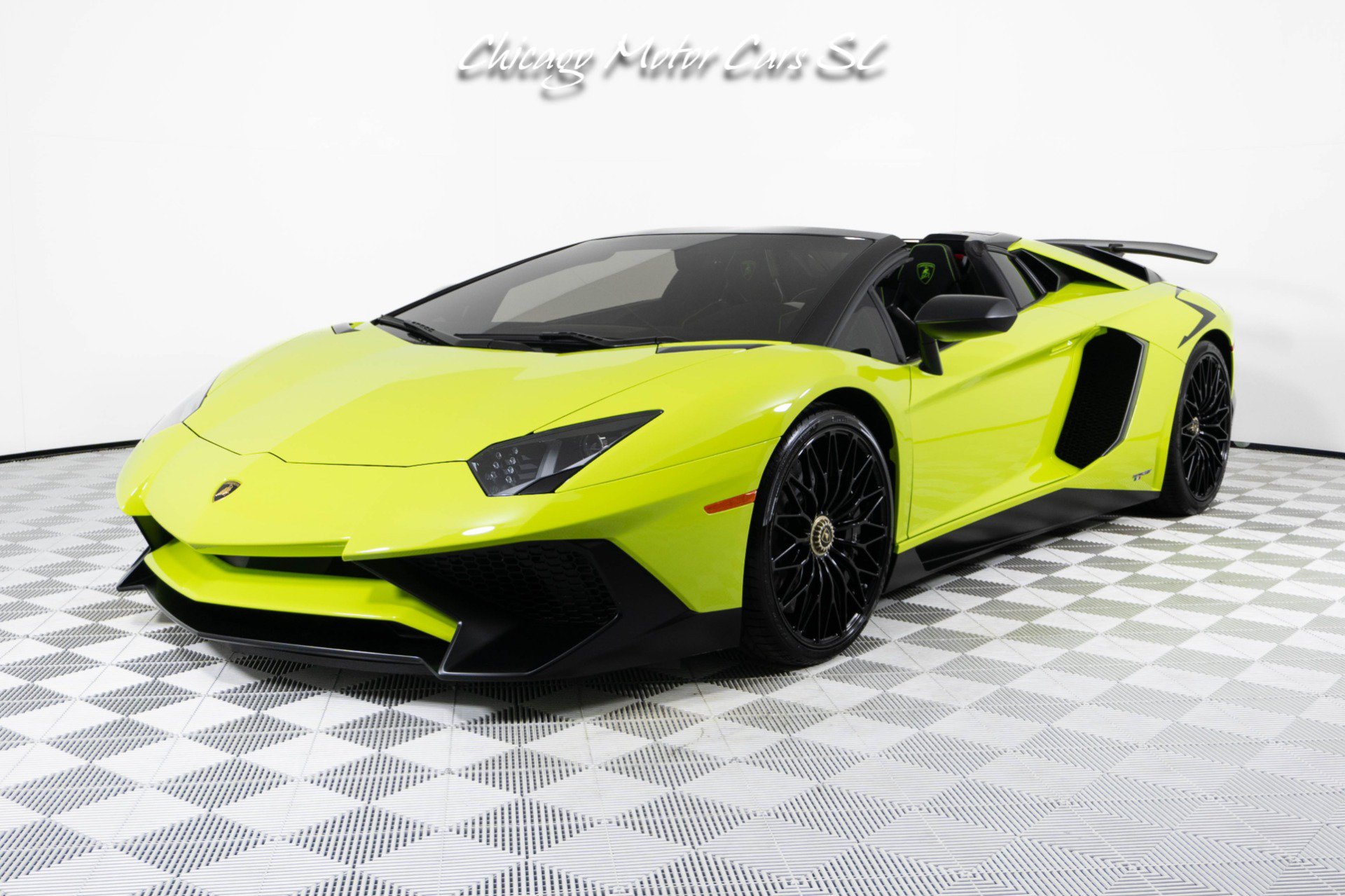Used 2016 Lamborghini Aventador LP 750-4 Superveloce AWD/4WD image 2