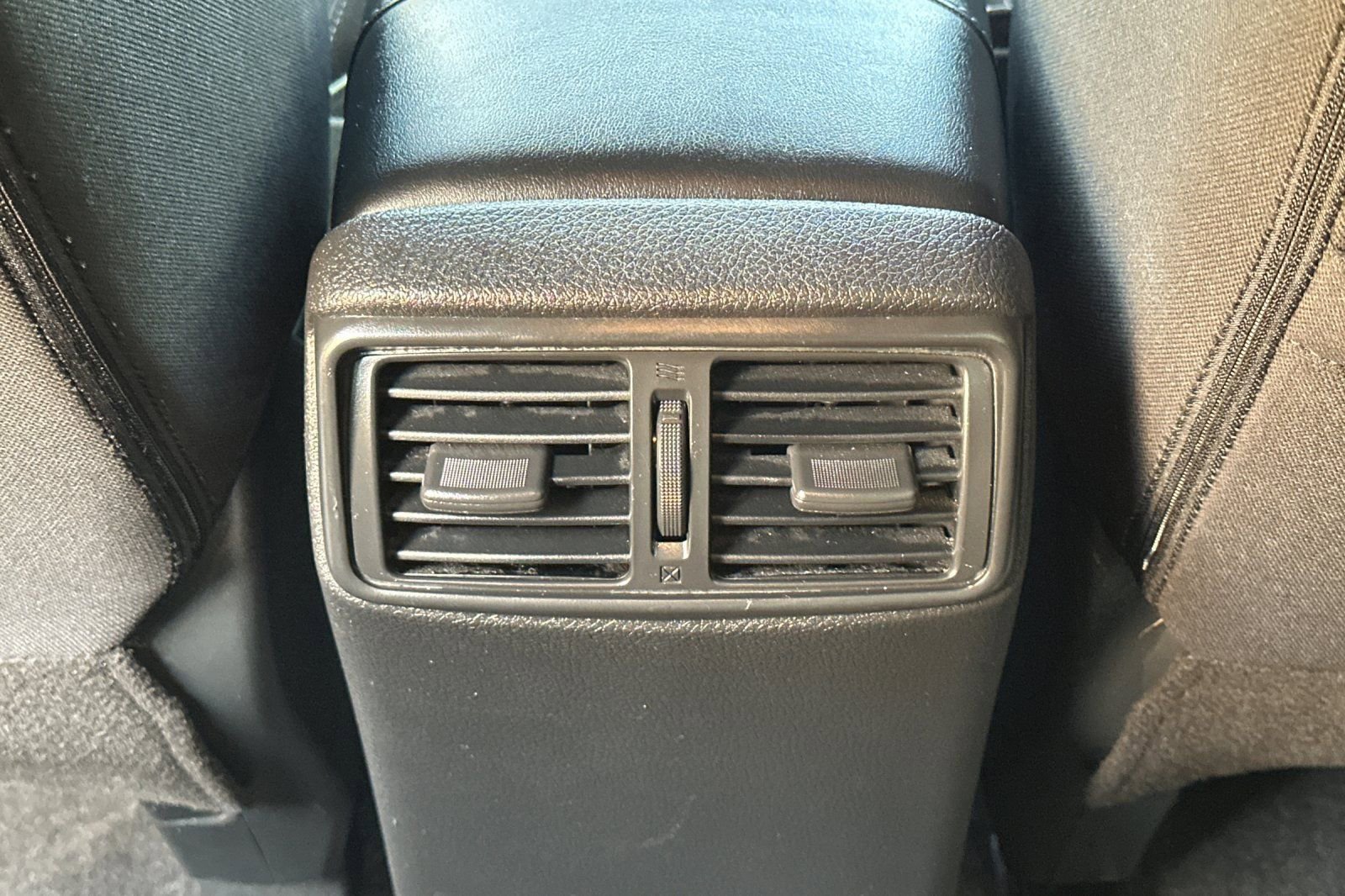 Used 2020 Nissan Rogue S image 14