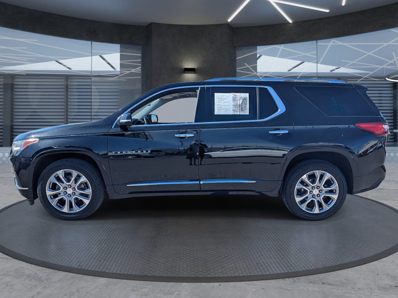 Used 2019 Chevrolet Traverse Premier w/ Driver Confidence II Package image 3