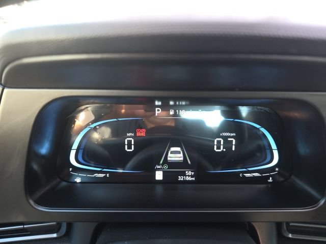 Used 2025 Hyundai Elantra Sport image 12