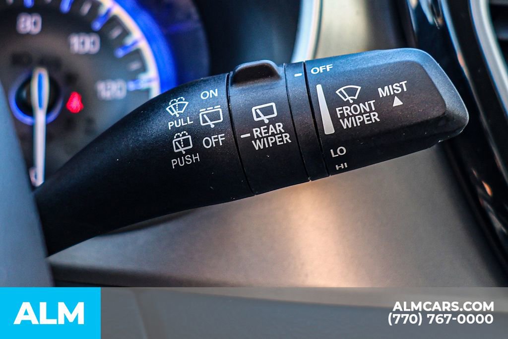 Used 2023 Chrysler Pacifica Touring-L image 36