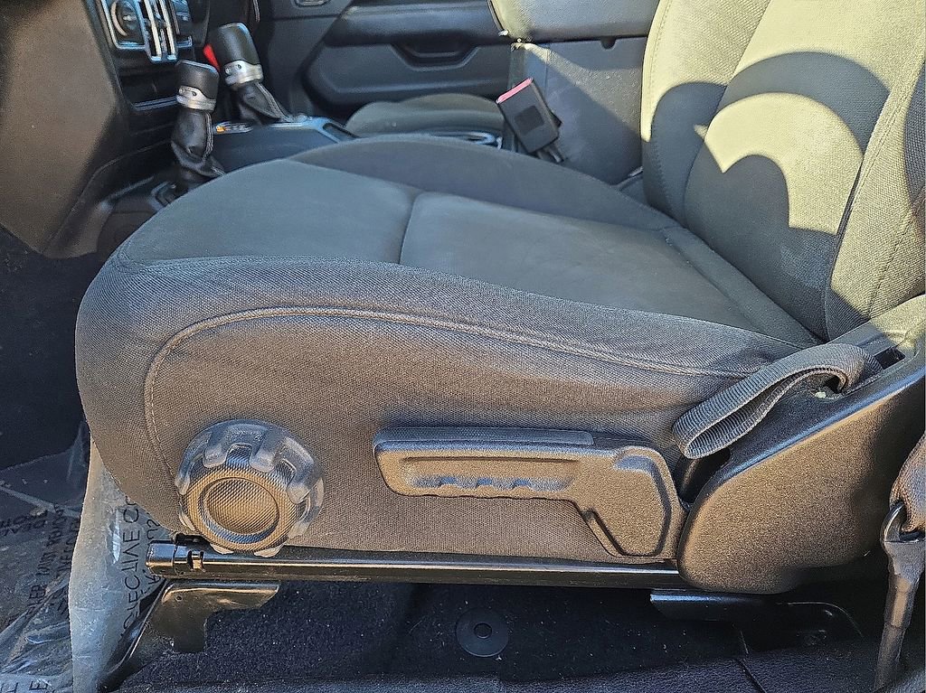 Used 2020 Jeep Wrangler Unlimited Sahara image 22