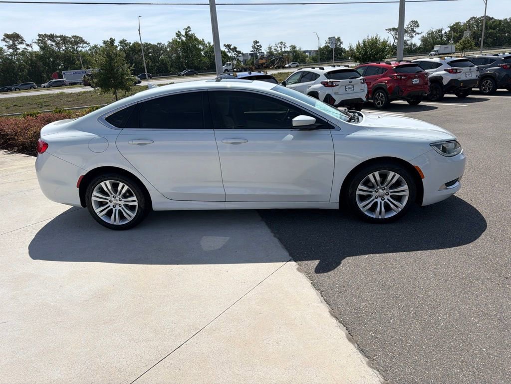 Used 2015 Chrysler 200 Limited w/ Convenience Group FWD image 4