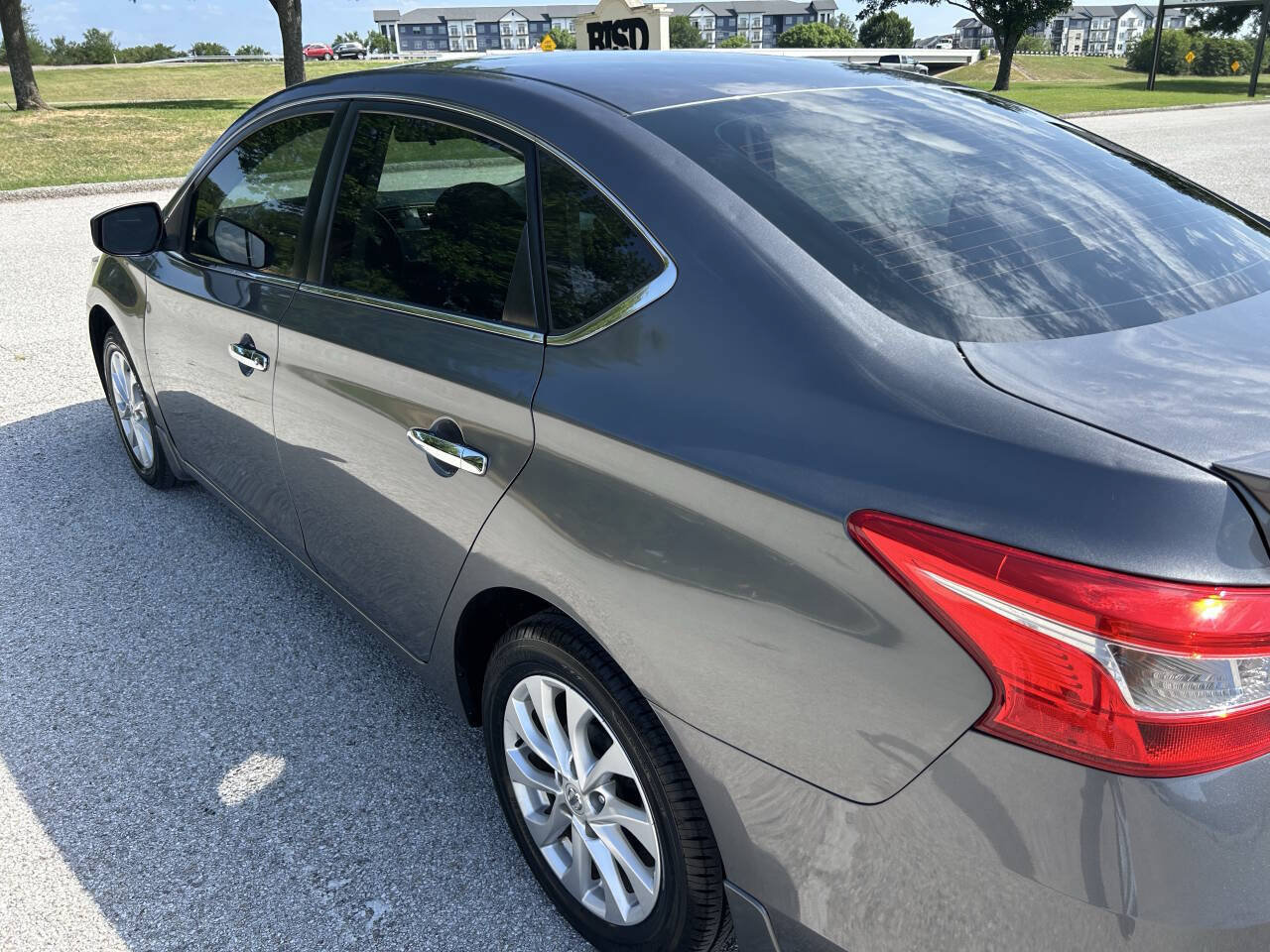 Used 2019 Nissan Sentra S w/ Appearance Package FWD image 11