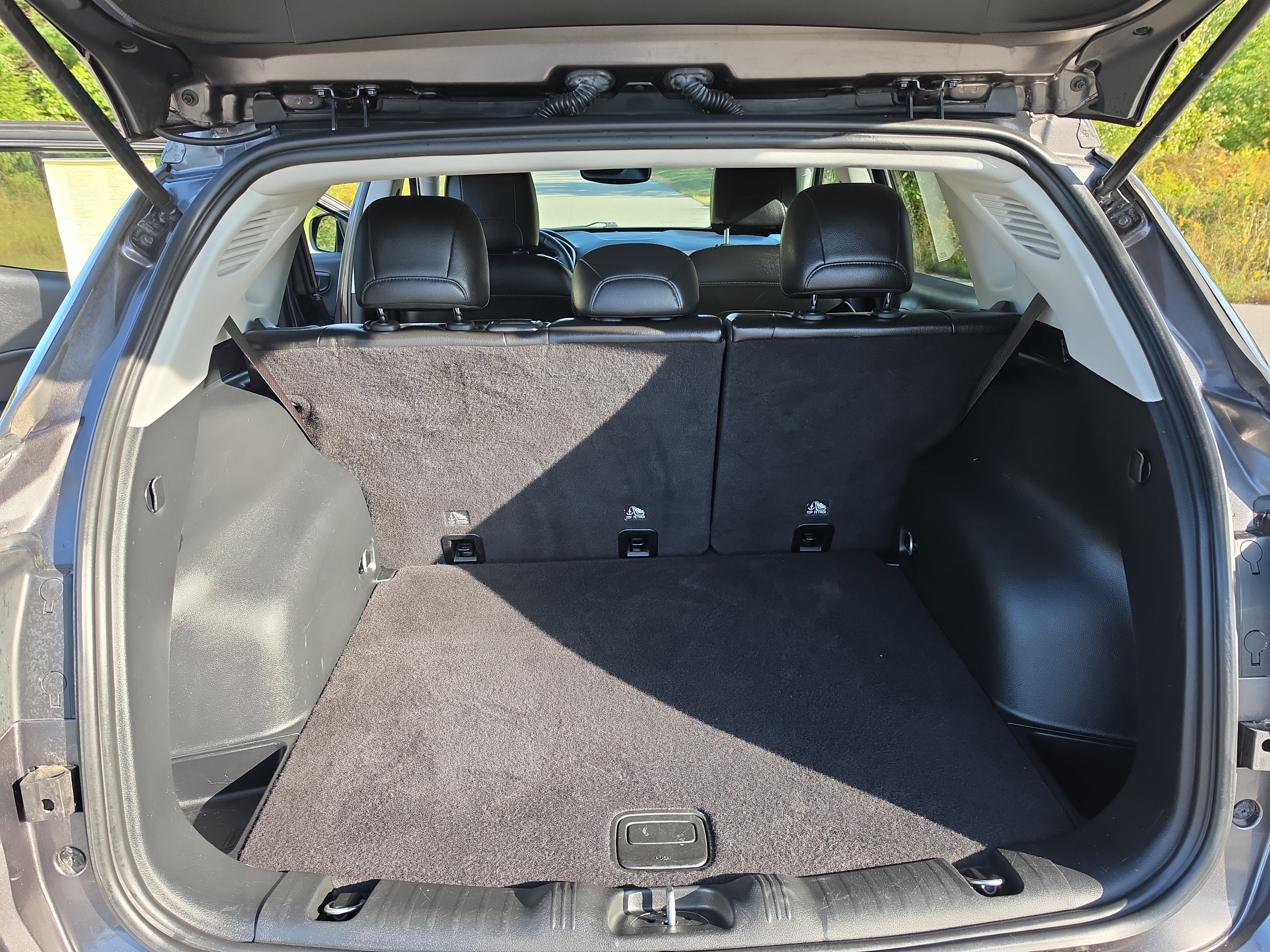 Used 2018 Jeep Compass Latitude w/ Popular Equipment Group AWD/4WD image 17