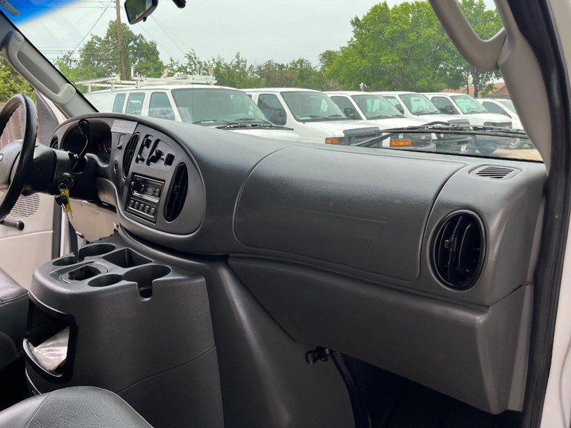 Used 2004 Ford E-350 and Econoline 350 XL image 9