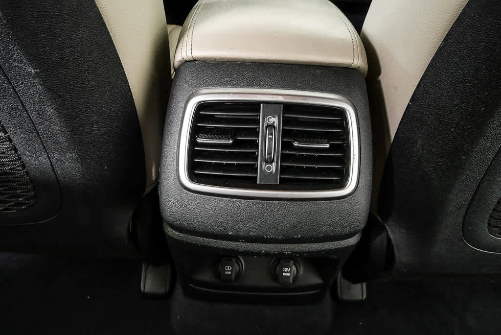 Used 2020 Kia Sorento LX image 18