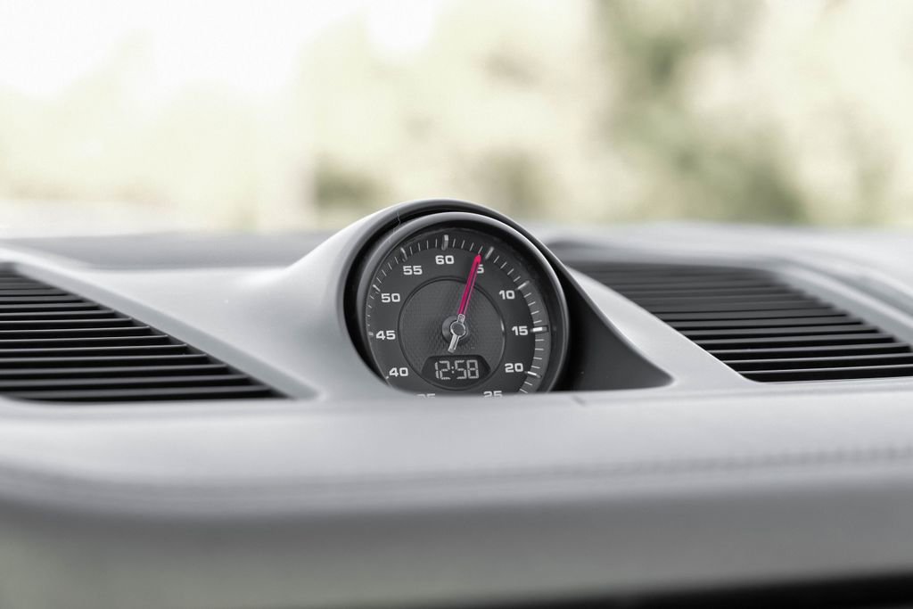 Used 2020 Porsche Cayenne Turbo image 31