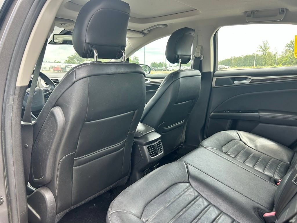 Used 2013 Ford Fusion SE FWD image 18