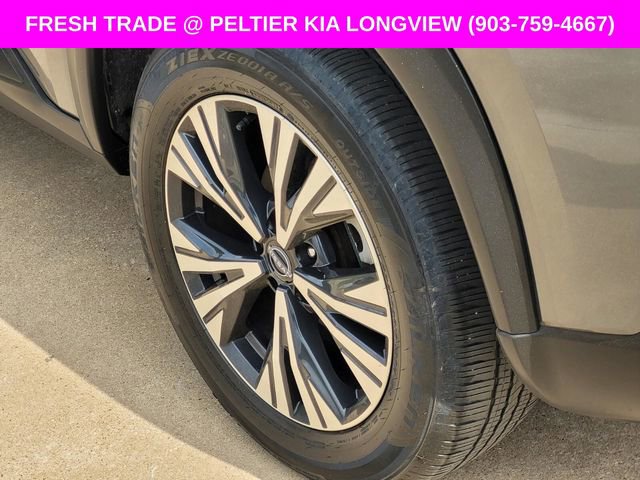 Used 2023 Nissan Rogue SV image 7