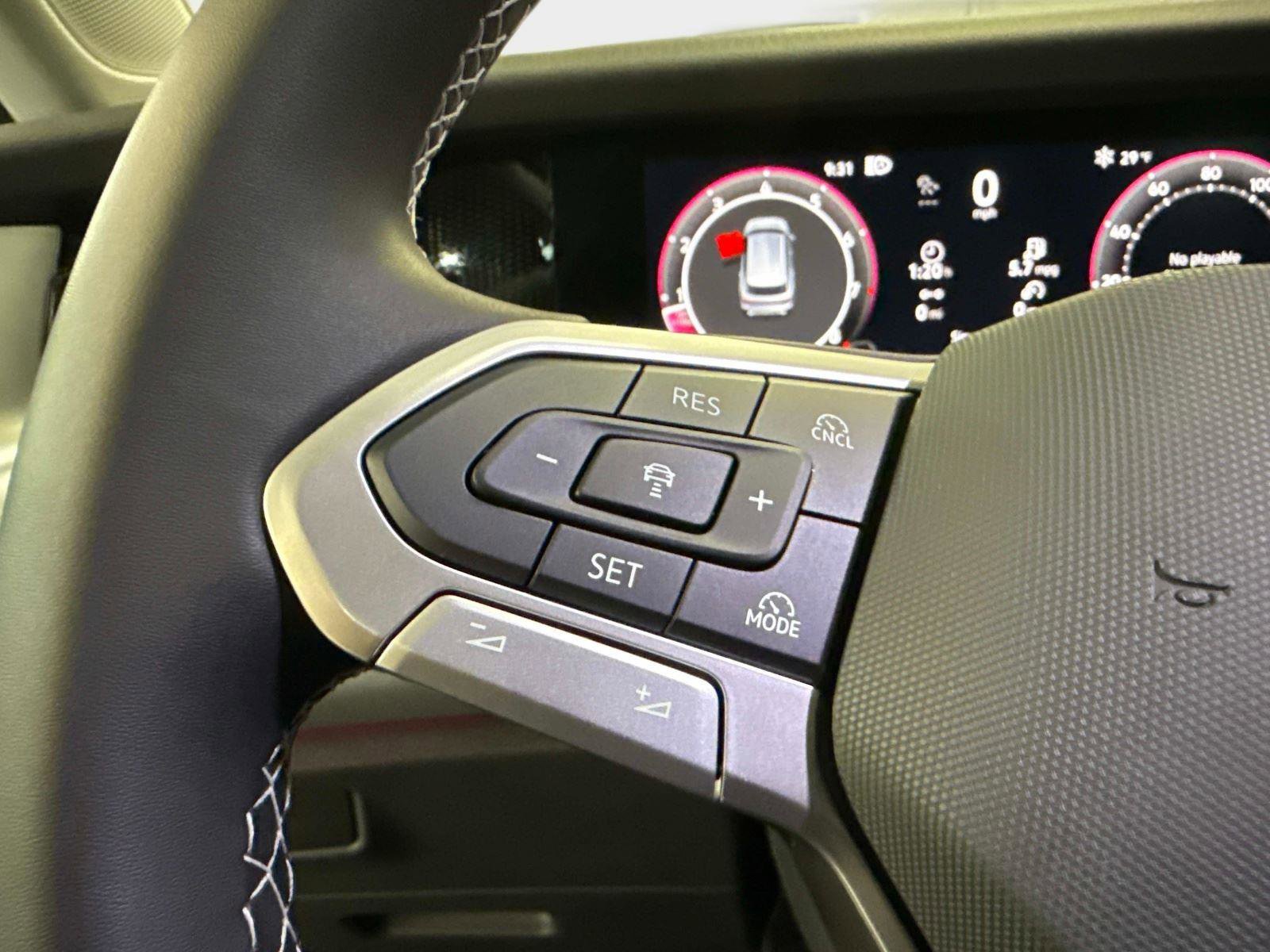 New 2026 Volkswagen Tiguan SE image 29