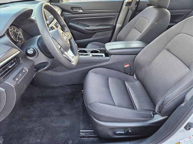 Used 2024 Nissan Altima 2.5 SV FWD image 15